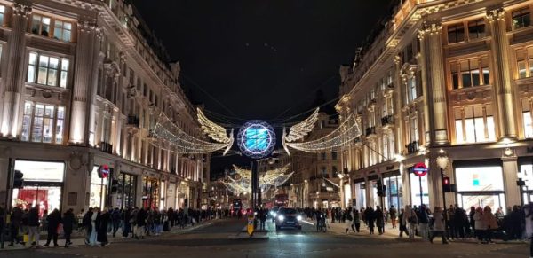 Luci di Natale a Londra: gli angeli di Regent Street