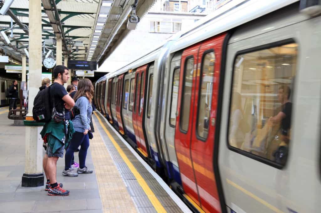 Come usare la Oyster Card sui mezzi di trasporto di Londra - Metro, bus e treni